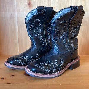 Like new Shyanne Cowgirl boots.